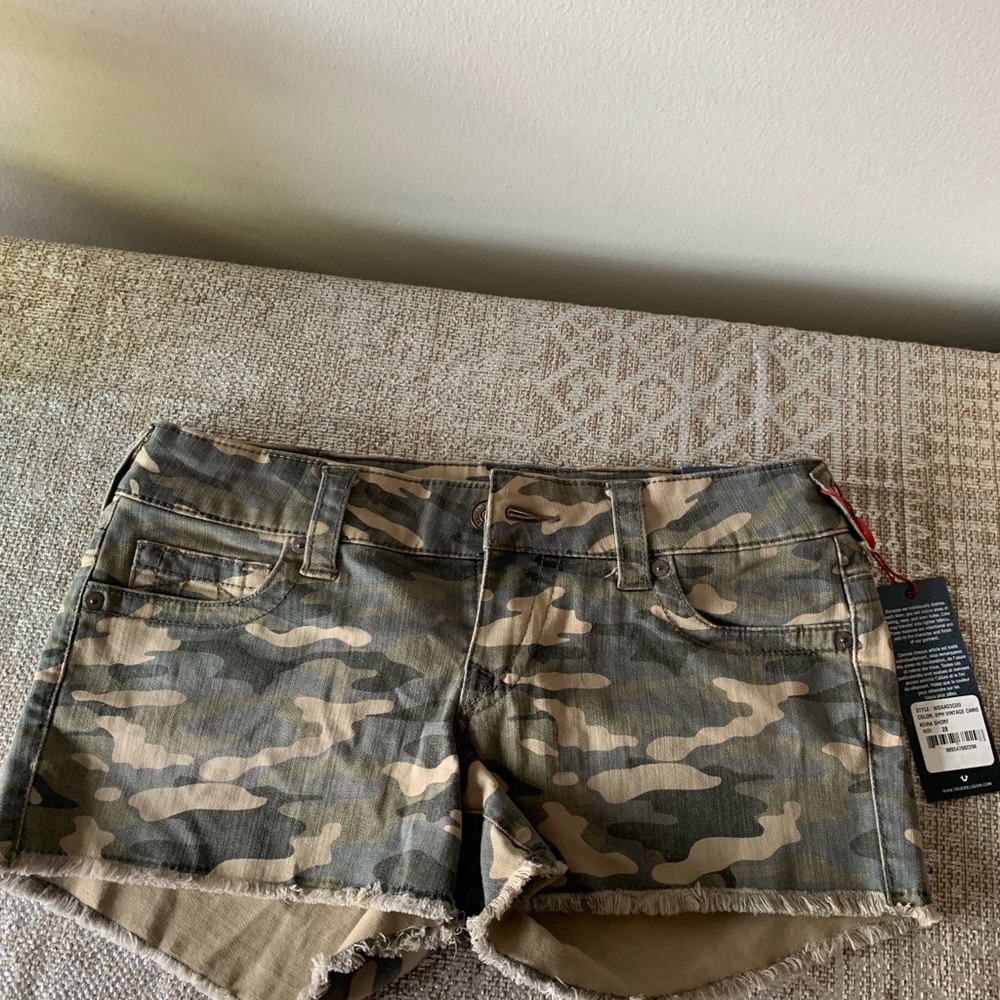 Camo shorts NWT